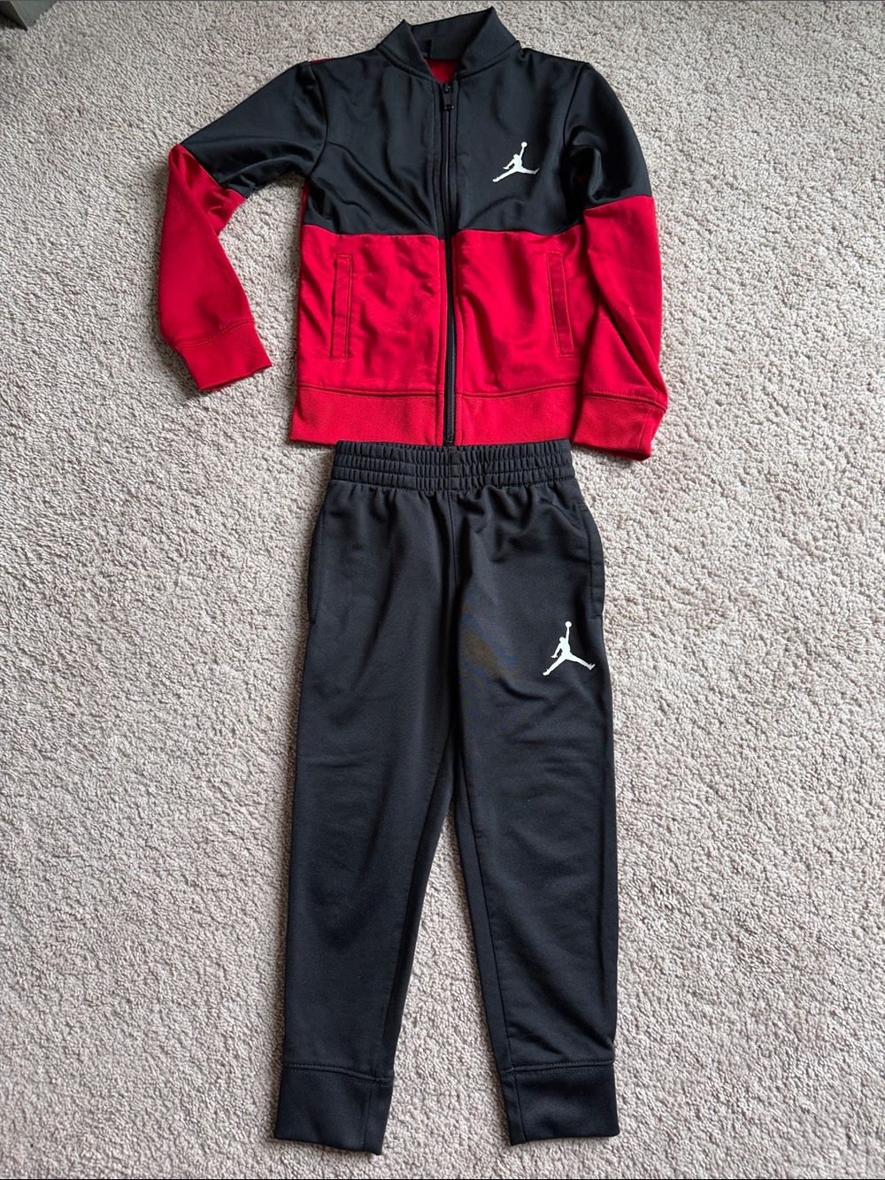Jordan Kids Small 4-5 Black and Red Two-Piece Sweatshirt & Joggers Set